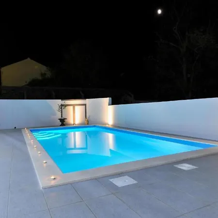 Adriatic With Pool * 프리블라카