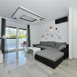 Vakantiehuis Adriatic With Pool *