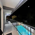 Adriatic With Pool Vakantiehuis *