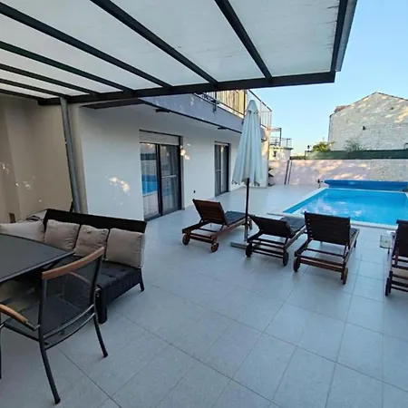 Adriatic With Pool Tatil Evi Privlaka (Zadar)